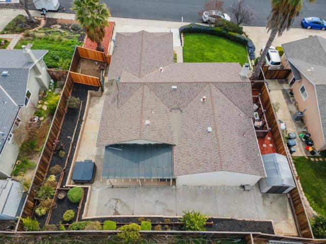 2682 Pickfair Ln, Livermore CA: https://media.crmls.org/mediaz/147ffe63-9591-4207-9445-453853a4df03.jpg