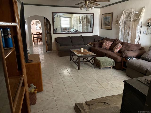 44622 Holtville Ave, Jacumba CA: https://media.crmls.org/mediaz/1480a991-3b47-4157-9a23-46326fee37d2.jpg