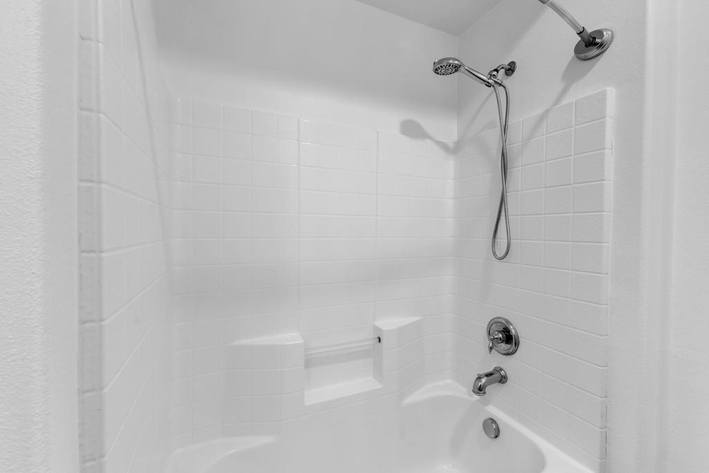 https://media.crmls.org/mediaz/1480c6f3-25a7-412c-b090-30fe643e92aa.jpg?preset=X-Large