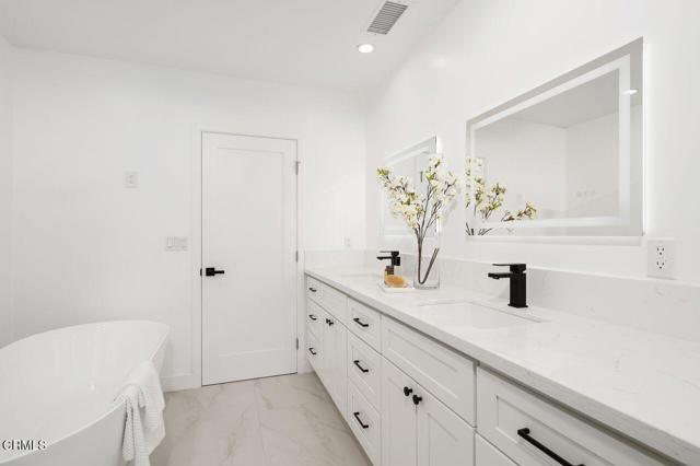 1105 Fairview Drive, La Canada Flintridge CA: https://media.crmls.org/mediaz/14812c41-3252-4ed7-92c8-5fb64b9fb2b8.jpg