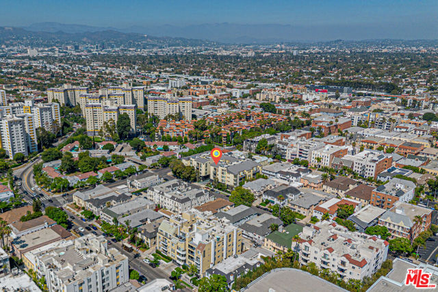 600 S Ridgeley Drive, Los Angeles CA: https://media.crmls.org/mediaz/14818cf3-bc67-4c64-a51c-fb822a92c348.jpg