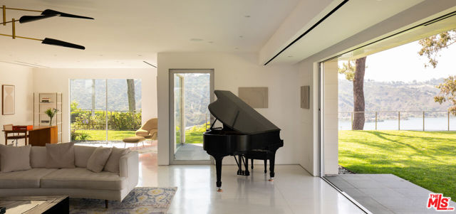 1920 Rial Lane, Los Angeles CA: https://media.crmls.org/mediaz/14822bce-ed78-4767-89a2-d9502c18a228.jpg