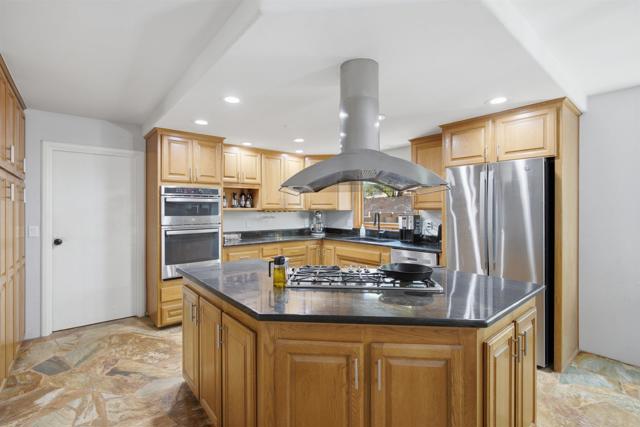 11151 Oak Creek Dr, Eucalyptus Hills, CA 92040 photo 10