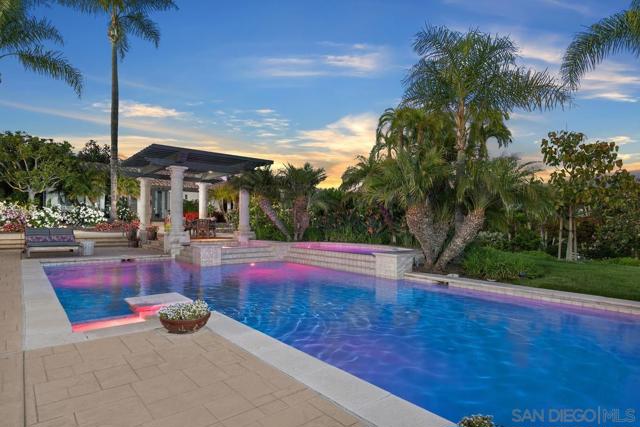 16590 Calle Familia, Rancho Santa Fe CA: https://media.crmls.org/mediaz/1482f71f-e4a0-41b3-9fc2-c25f86e5c080.jpg