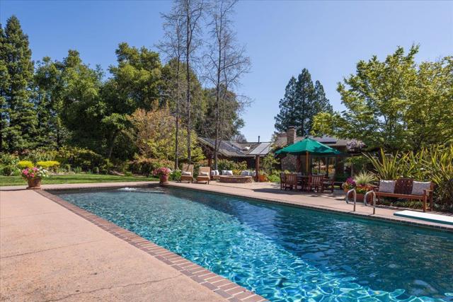 45 Bear Gulch Drive, Portola Valley CA: https://media.crmls.org/mediaz/14835180-0ed4-45fe-ad2d-78b8858a80be.jpg