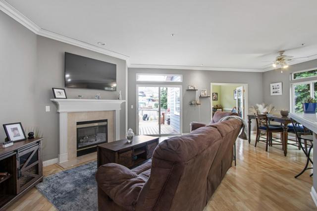 422 Montecito Avenue, El Granada CA: https://media.crmls.org/mediaz/14838e0d-5306-4dae-b523-55b98ed4c3e4.jpg