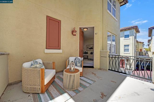 47 Matisse Ct, Pleasant Hill CA: https://media.crmls.org/mediaz/1483a198-77c7-41aa-a870-30c068b632f0.jpg