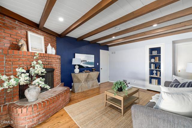 1915 Canyon Close Road, Pasadena CA: https://media.crmls.org/mediaz/1483c927-8b00-49c8-9547-8cb03c445ef5.jpg