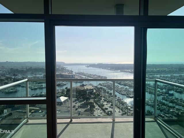 Detail Gallery Image 9 of 30 For 13700 Marina Pointe Dr #1702,  Marina Del Rey,  CA 90292 - 2 Beds | 2/1 Baths