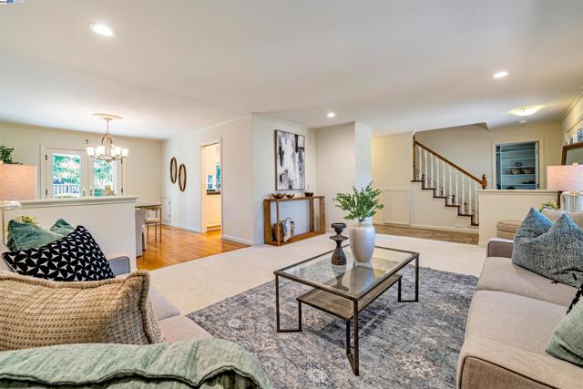 216 Salamanca Ct, San Ramon CA: https://media.crmls.org/mediaz/1485c764-98ea-4713-aa00-d8551045609c.jpg
