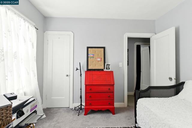 521 C St, Martinez CA: https://media.crmls.org/mediaz/1485f6e1-6211-4197-a23b-94ad5c996462.jpg