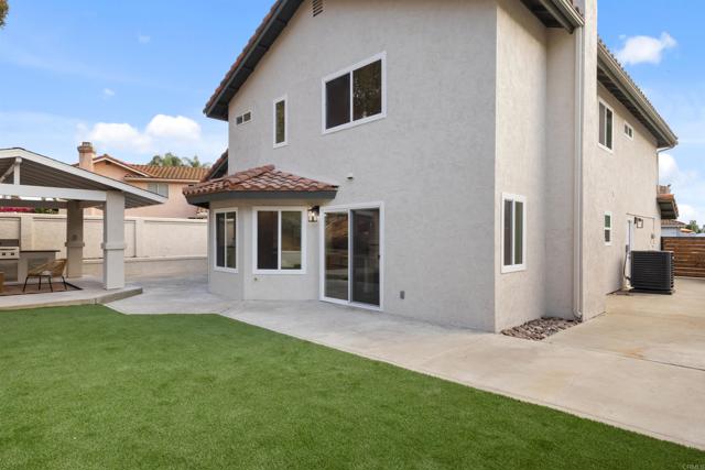 Detail Gallery Image 7 of 38 For 4350 Point Reyes Ct, Carlsbad,  CA 92010 - 4 Beds | 2/1 Baths