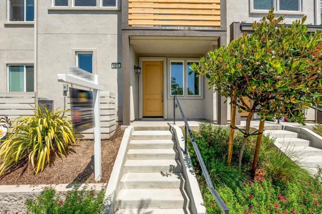 1976 Tarob Court, Milpitas CA: https://media.crmls.org/mediaz/14865d20-58eb-4fea-b02d-50ecf1d0bb1f.jpg