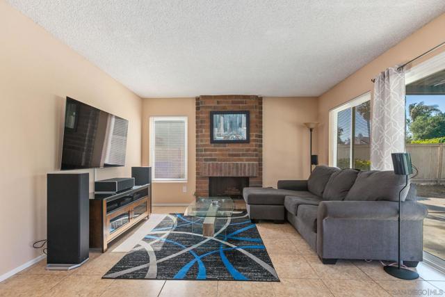 4468 Inverness Drive, Oceanside CA: https://media.crmls.org/mediaz/1486689a-2e71-4049-a17a-08b0e2f33149.jpg