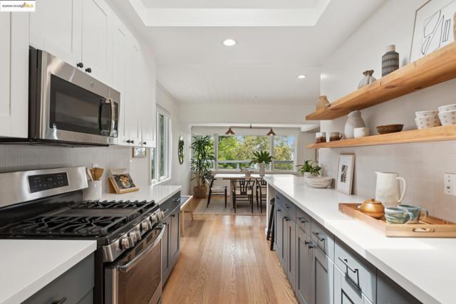 1270 Queens Rd, Berkeley CA: https://media.crmls.org/mediaz/14871db1-5da2-4d16-a021-1ce2df027956.jpg