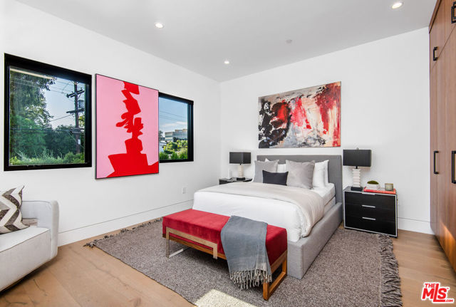 4544 Woodley Avenue, Encino CA: https://media.crmls.org/mediaz/1487fbea-de54-4f9b-aab8-e41b56802f8e.jpg