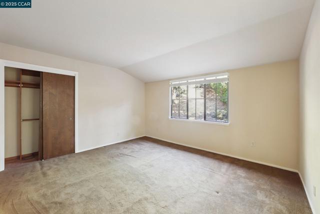 58 Saint Andrews Ln, Alamo CA: https://media.crmls.org/mediaz/1488d094-db25-4354-9fd2-901eab25f358.jpg