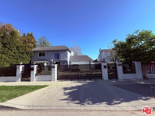 15916 Bahama Street, North Hills CA: https://media.crmls.org/mediaz/14897a1c-5f56-4546-afa6-306ed68821ab.jpg