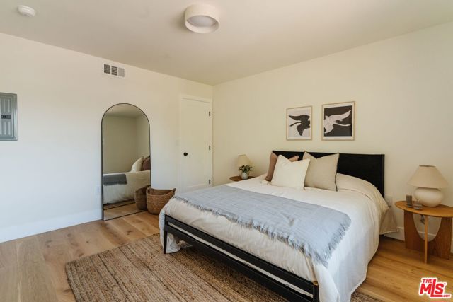 29204 Deep Shadow Drive, Agoura Hills CA: https://media.crmls.org/mediaz/1489e2bb-afc2-4ded-9783-72b01b7a59df.jpg