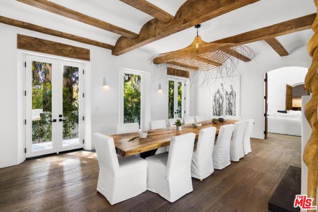 27405 Pacific Coast Highway, Malibu CA: https://media.crmls.org/mediaz/1489f1d2-07b7-45fd-8eee-e6eb6fdbeedd.jpg