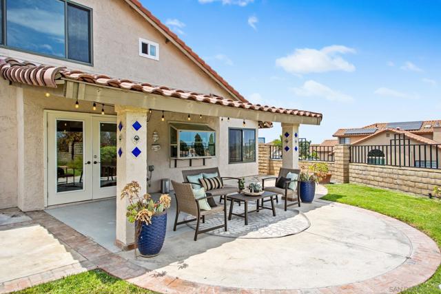 1009 Paseo La Cresta, Chula Vista CA: https://media.crmls.org/mediaz/148a8d92-0dfc-408a-a59a-2a7c313c65e5.jpg