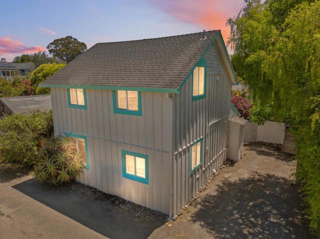 399 13th Avenue, Santa Cruz CA: https://media.crmls.org/mediaz/148b3f33-22a0-45cf-86bf-214d20479edf.jpg