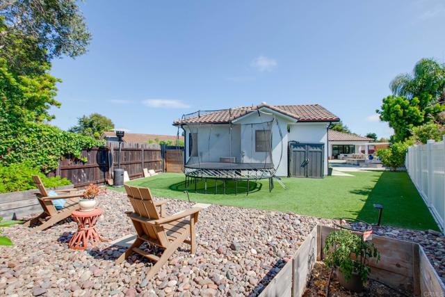 2630 Vistosa Place, Carlsbad CA: https://media.crmls.org/mediaz/148b498c-b8be-4397-8b2d-cab95a4eecd1.jpg