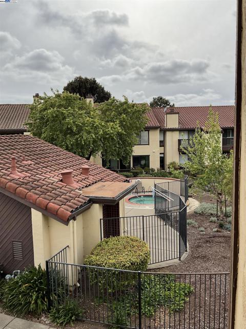 2513 Galleon Place, San Leandro CA: https://media.crmls.org/mediaz/148c1628-0bb1-4f49-acc6-60b87aa6b8d4.jpg