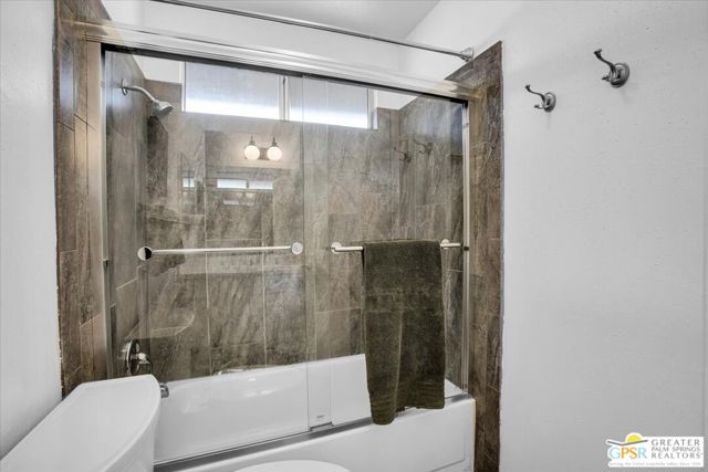 2250 Tamarisk Road, Palm Springs CA: https://media.crmls.org/mediaz/148c200a-d40e-4eb2-888f-5ae47e92bde3.jpg