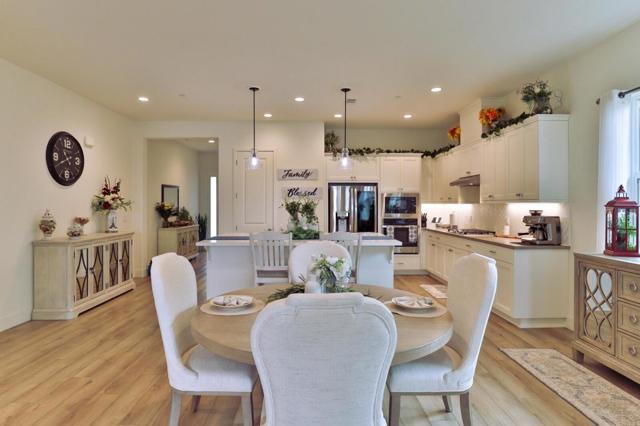2102 White Oak Drive, Hollister CA: https://media.crmls.org/mediaz/148c7a7d-d49d-4489-8a95-73c7d5f57421.jpg