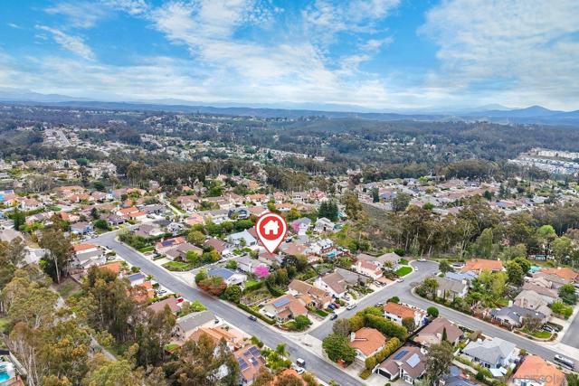 10434 Woodchuck Pt, San Diego CA: https://media.crmls.org/mediaz/148ce020-2fe3-4b76-9560-30c9c92f7710.jpg
