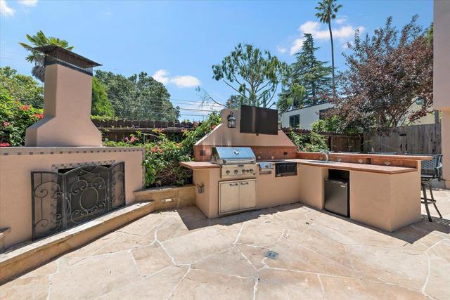 1107 Palm Avenue, San Mateo CA: https://media.crmls.org/mediaz/148d625f-8592-402e-ab8b-263f808b7689.jpg