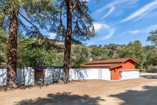 20500 CACHAGUA Road, Carmel Valley CA: https://media.crmls.org/mediaz/148dae91-69c1-4640-a0d1-d742ddd3d394.jpg
