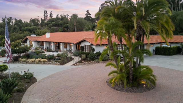 5354 El Camino Del Norte, Rancho Santa Fe CA: https://media.crmls.org/mediaz/148ec14f-d884-4f96-a05f-f0c474eb642c.jpg