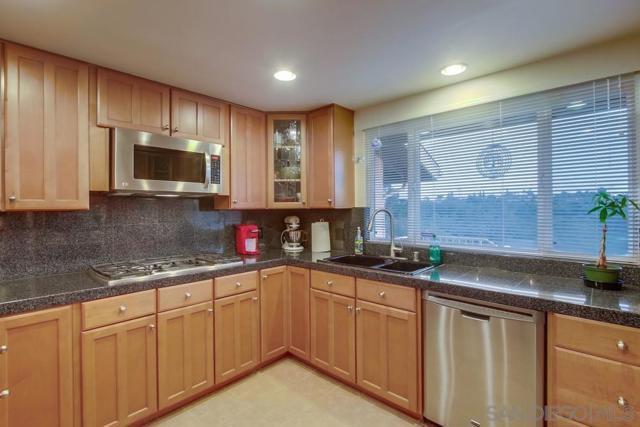 1963 Hacienda Circle, El Cajon CA: https://media.crmls.org/mediaz/148fcd17-be61-46ca-8511-b599f284de67.jpg