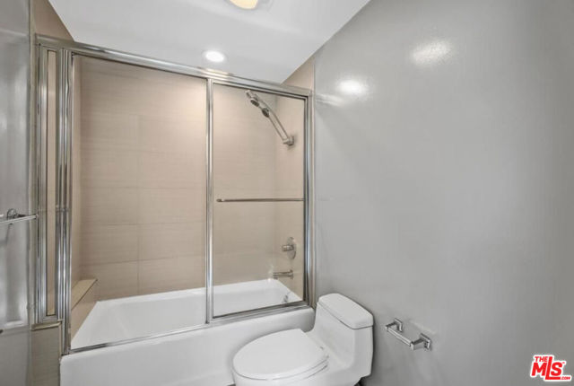 1283 Havenhurst Drive, West Hollywood CA: https://media.crmls.org/mediaz/148fd85c-0251-4f6a-af64-5471f853eb03.jpg