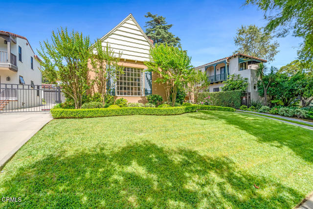 110 Glen Summer Road, Pasadena CA: https://media.crmls.org/mediaz/148fe4e8-c6c0-4adb-99a4-babd4e8d5f2d.jpg