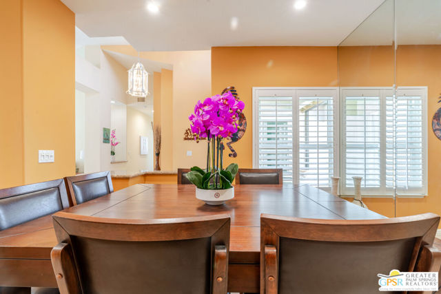 Image 4 of 52 For 77553 Carinda Court