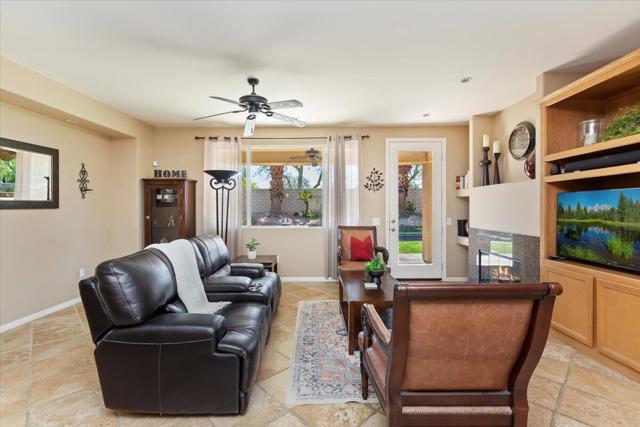 42330 Bridges Court, Indio CA: https://media.crmls.org/mediaz/14903006-9f94-4523-884d-46b488f4ec99.jpg