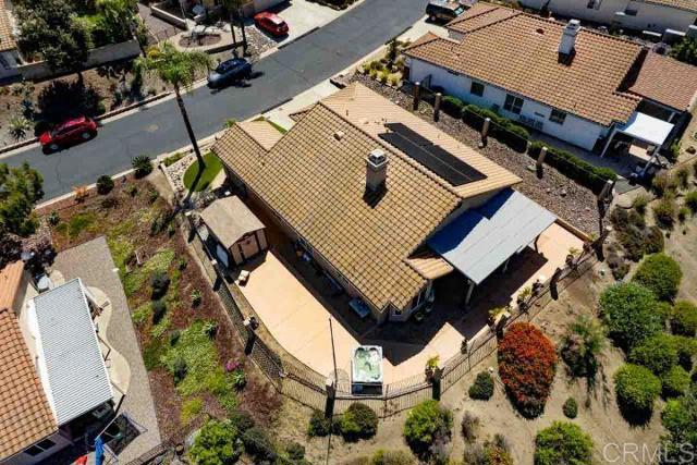 2307 Columbine Drive, Alpine CA: https://media.crmls.org/mediaz/14907838-560e-4743-a53b-3b02bb92c0c1.jpg