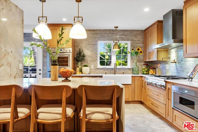 2276 La Granada Drive, Los Angeles CA: https://media.crmls.org/mediaz/1490b93b-9e16-4af0-ab37-0717a28115d1.jpg