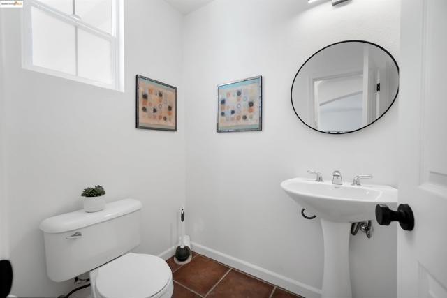 1165 Cottage Ln, Hercules CA: https://media.crmls.org/mediaz/1490e155-feea-49eb-a2d0-5d83b8e0b056.jpg