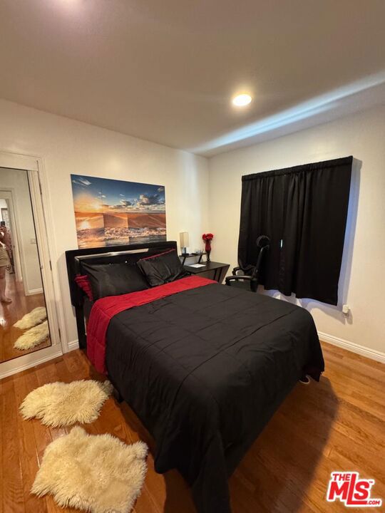 5764 W 85th Place, Los Angeles CA: https://media.crmls.org/mediaz/1490fd82-b3c3-4d5b-b7b4-680674b5eaf8.jpg