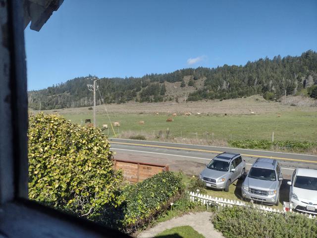 5520 S Highway 1,  CA: https://media.crmls.org/mediaz/14926ff4-2036-4e03-9695-ad67a99e48f3.jpg