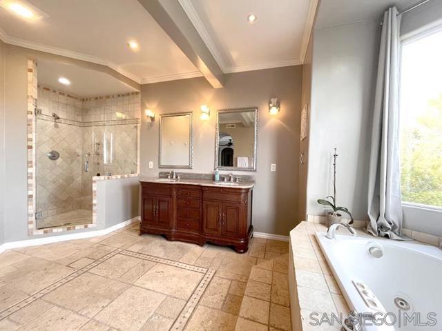 4275 Crestview, La Mesa CA: https://media.crmls.org/mediaz/149288ae-79ec-4b6a-8e3b-7097e9bb6adc.jpg