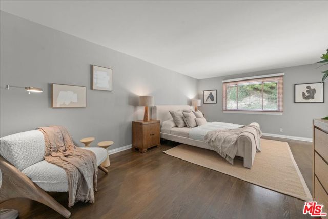 10411 Windtree Drive, Bel Air CA: https://media.crmls.org/mediaz/1492c4da-f091-4fa4-9b50-5900b79a3f85.jpg