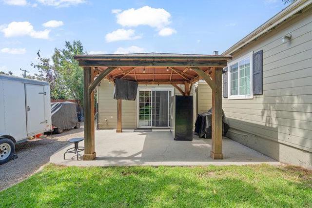 22 Heiner Road, Watsonville CA: https://media.crmls.org/mediaz/1492efd2-7a5c-4d2d-8573-9f054bfd5b2e.jpg