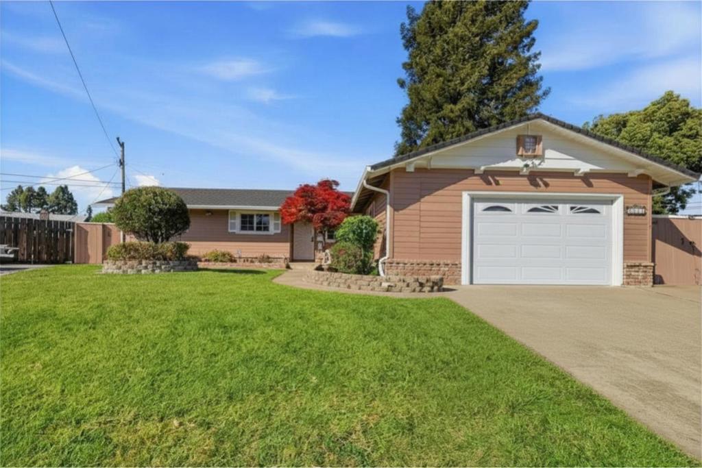 8440 Diane Ct