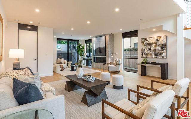 Drew Fenton | 552 Stassi Lane Santa Monica CA | MLS: 7333747