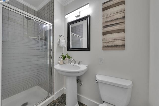 635 Janice Ave, Hayward CA: https://media.crmls.org/mediaz/14937ff8-d6c9-4feb-9189-570d3f0e3c38.jpg